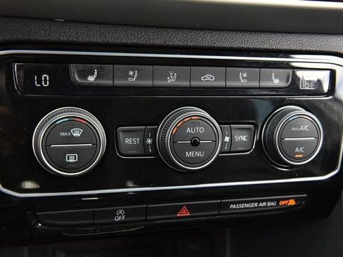 Used 2022 Volkswagen Atlas SEL Premium AWD/4WD image 15