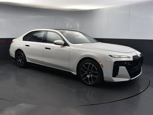 Certified 2024 BMW 750e xDrive w/ Executive Package image 1