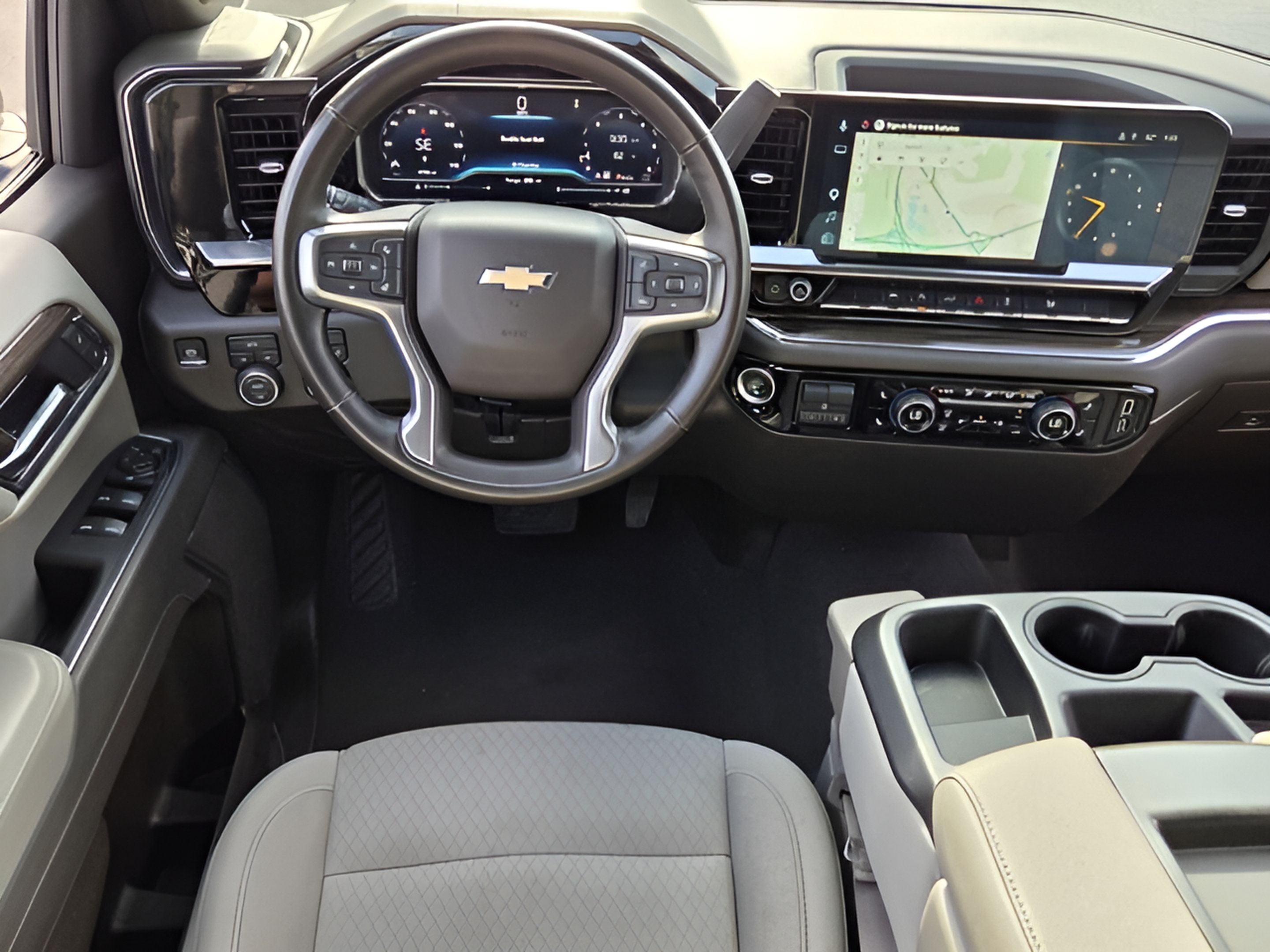 Used 2025 Chevrolet Silverado 1500 LT AWD/4WD image 11