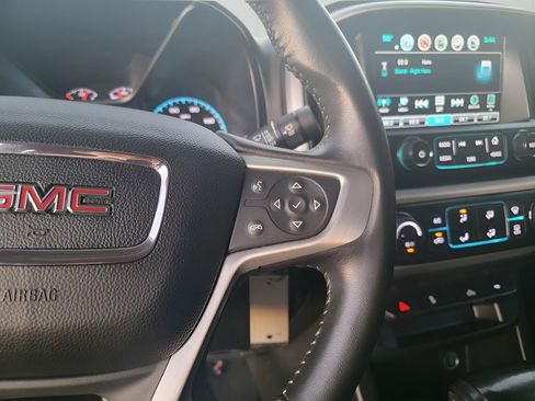 Used 2018 GMC Canyon SLE w/ SLE Convenience Package image 18