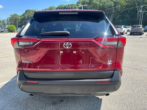 Used 2024 Toyota RAV4 LE AWD/4WD image 4