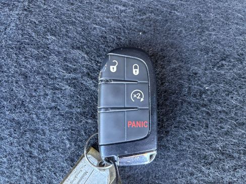 Used 2025 Jeep Compass Limited image 25