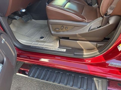 Used 2018 Chevrolet Silverado 1500 High Country image 4