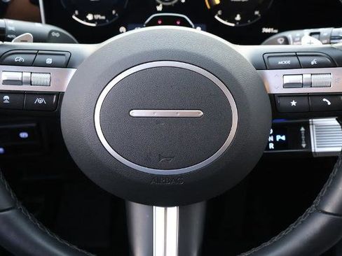 Used 2025 Hyundai Tucson Limited image 25