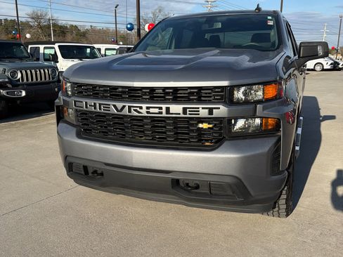 Used 2020 Chevrolet Silverado 1500 Custom w/ Custom Max Trailering Package image 3