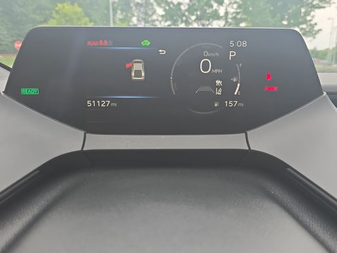 Used 2024 Toyota Prius LE FWD image 18