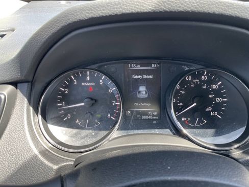 Used 2017 Nissan Rogue SV AWD/4WD image 23