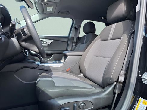 Used 2025 Chevrolet Blazer LT image 21