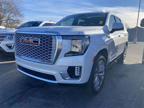 Used 2024 GMC Yukon Denali w/ Max Trailering Package image 3