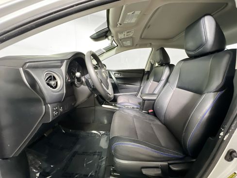 Used 2017 Toyota Corolla SE w/ SE Premium Package FWD image 15