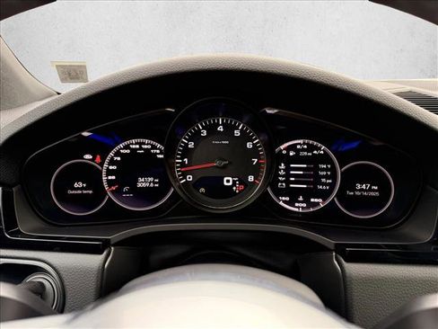 Used 2022 Porsche Cayenne S Platinum image 22