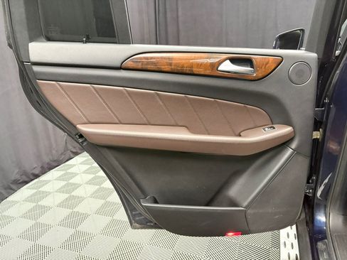 Used 2015 Mercedes-Benz GL 450 4MATIC w/ Premium Package w/ Lighting Package image 25