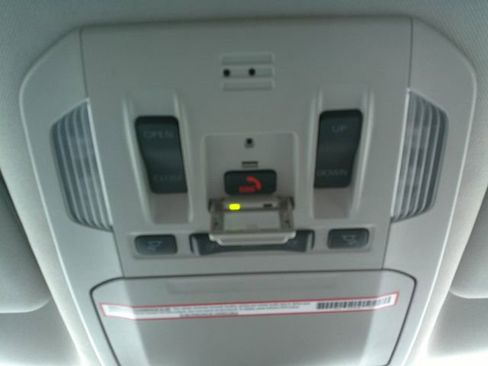 Used 2023 Toyota Highlander XLE image 22