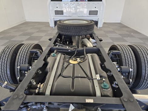 Used 2024 Ford F550 4x4 SuperCab Super Duty image 28