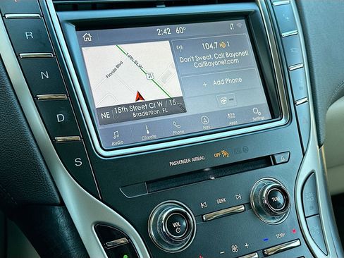 Used 2020 Lincoln Nautilus Reserve w/ Equipment Group 201A image 15