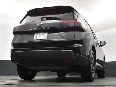 Used 2025 Nissan Rogue SV FWD image 13