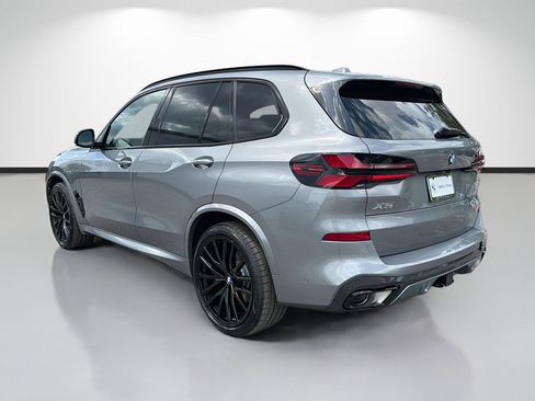 New 2026 BMW X5 xDrive40i w/ M Sport Package AWD/4WD image 5
