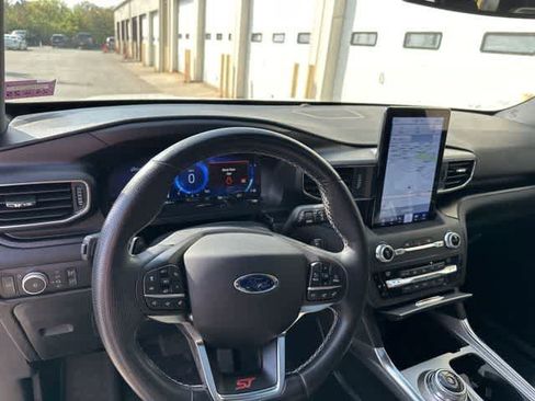 Used 2020 Ford Explorer ST w/ ST Street Pack image 8