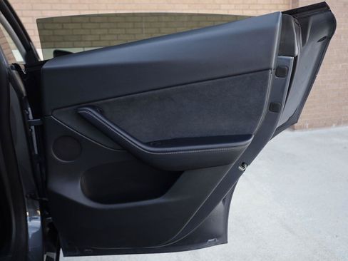 Used 2022 Tesla Model Y Long Range AWD/4WD image 20