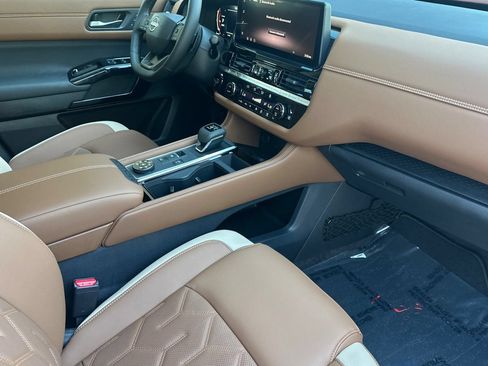 New 2026 Nissan Pathfinder Platinum AWD/4WD image 20