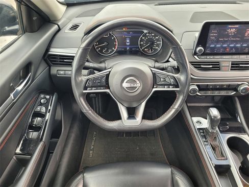 Used 2023 Nissan Altima 2.5 SR image 11