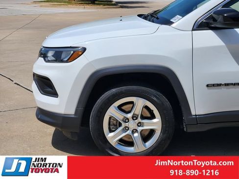 Used 2024 Jeep Compass Latitude AWD/4WD image 8