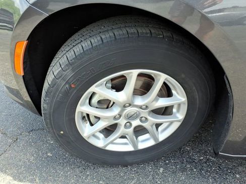 Used 2023 Chrysler Pacifica Touring-L FWD image 27