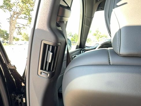 Certified 2025 Volvo XC60 T8 Ultra w/ Climate Package image 17