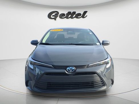 Used 2023 Toyota Corolla LE FWD image 2