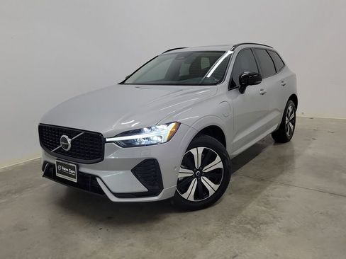 Certified 2023 Volvo XC60 T8 Plus w/ Climate Package image 34