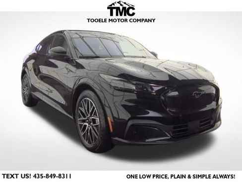 Used 2025 Ford Mustang Mach-E Premium image 1