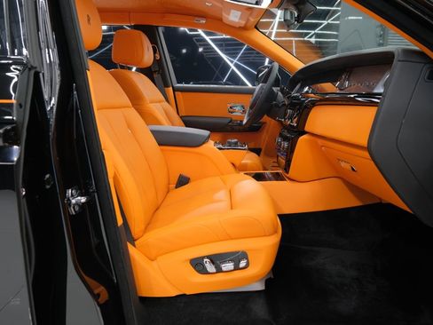 Used 2025 Rolls-Royce Phantom Sedan RWD image 43