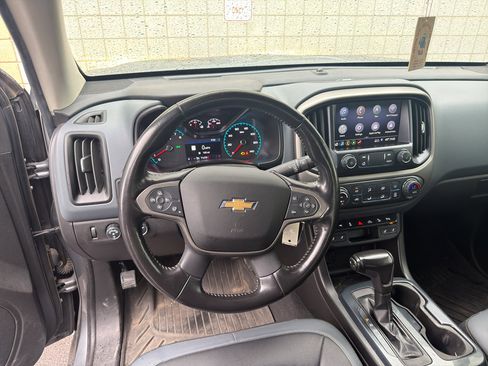 Used 2020 Chevrolet Colorado Z71 AWD/4WD image 8