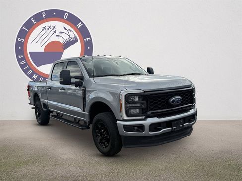Used 2023 Ford F250 XL w/ STX Appearance Package image 2