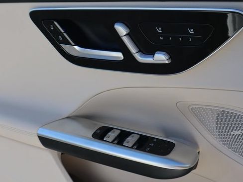 Used 2025 Mercedes-Benz C 300 Sedan image 14