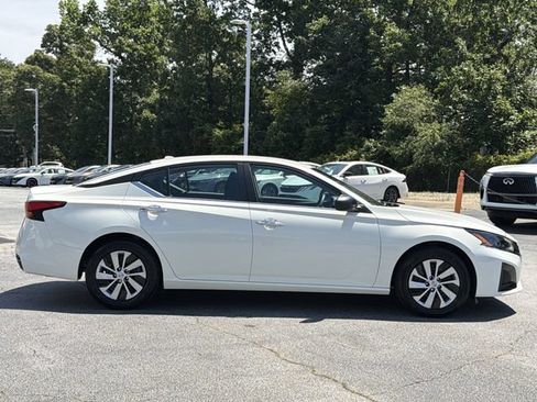 Used 2025 Nissan Altima 2.5 S FWD image 7