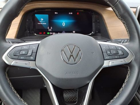 Used 2024 Volkswagen Atlas SE AWD/4WD image 10