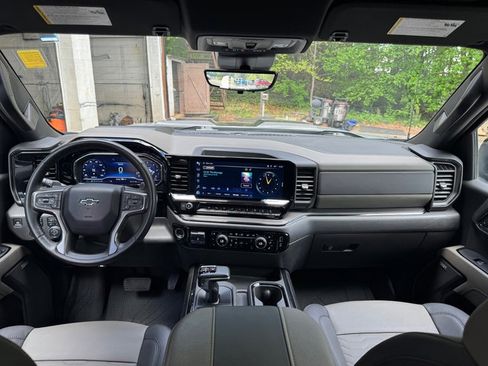 Used 2024 Chevrolet Silverado 1500 ZR2 w/ Technology Package image 11