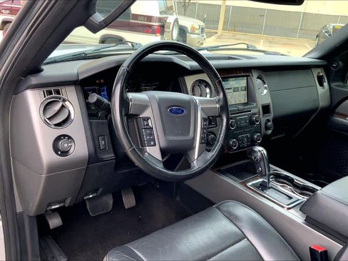 Used 2016 Ford Expedition Platinum image 18