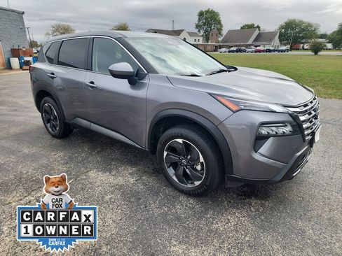 Used 2024 Nissan Rogue SV image 8