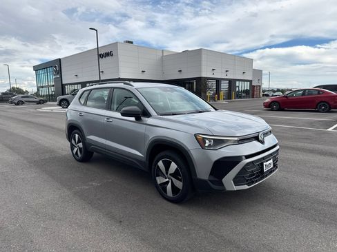 Used 2025 Volkswagen Taos S AWD/4WD image 1