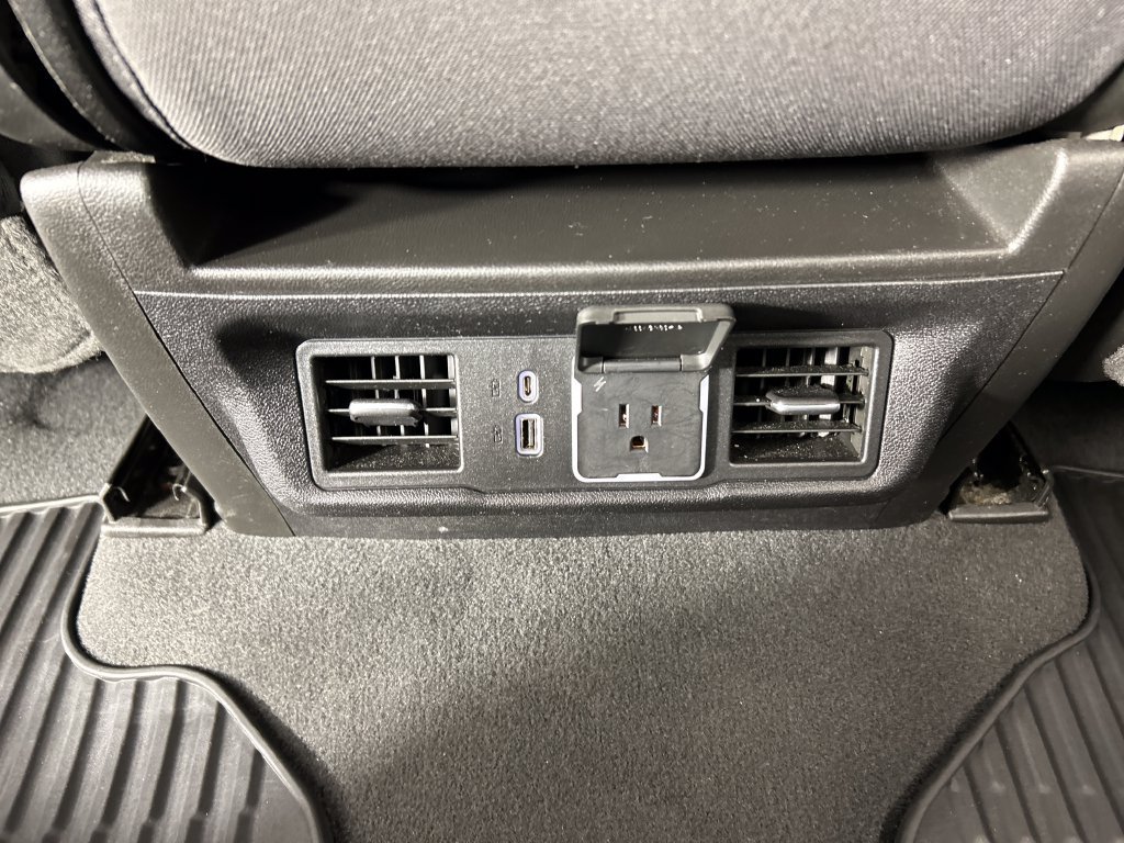 Used 2023 Chevrolet Silverado 1500 LT AWD/4WD image 20