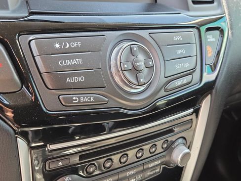 Used 2019 Nissan Pathfinder SV AWD/4WD image 24