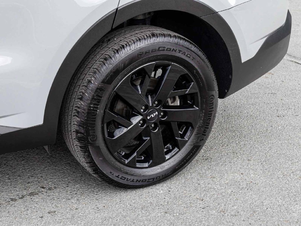Used 2023 Kia Sorento S w/ Panoramic Sunroof Package AWD/4WD image 8