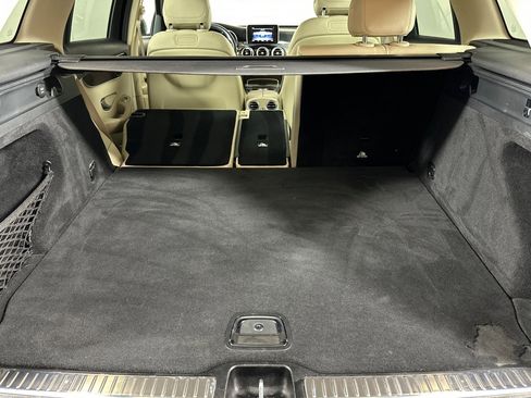 Used 2019 Mercedes-Benz GLC 300 image 14