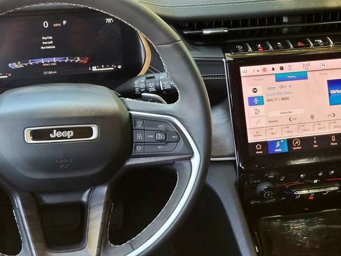Used 2023 Jeep Grand Cherokee Limited w/ Luxury Tech Group II AWD/4WD image 13