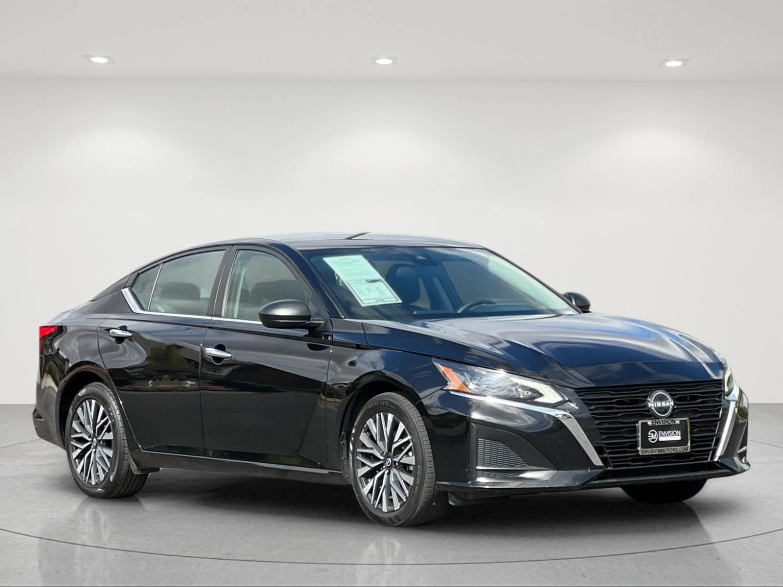 Used 2024 Nissan Altima 2.5 SV FWD image 7