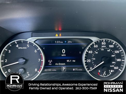 Used 2020 Nissan Sentra SR w/ Premium Package FWD image 8