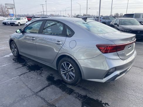 Used 2024 Kia Forte LXS w/ LXS Technology Package image 3