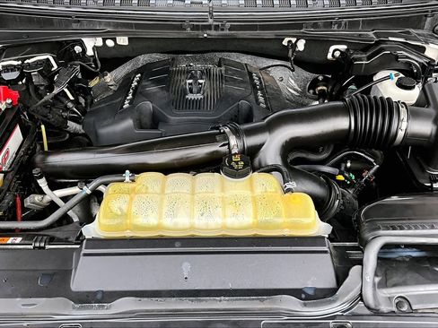 Used 2019 Lincoln Navigator Reserve image 30